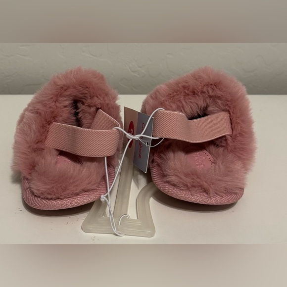 Cat & Jack girls Cozy Pink Kids Slippers - Picture 3 of 4